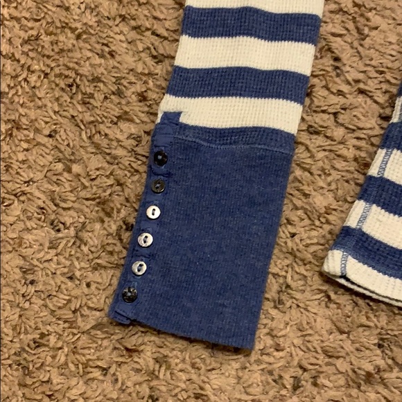 Top - Picture 2 of 6